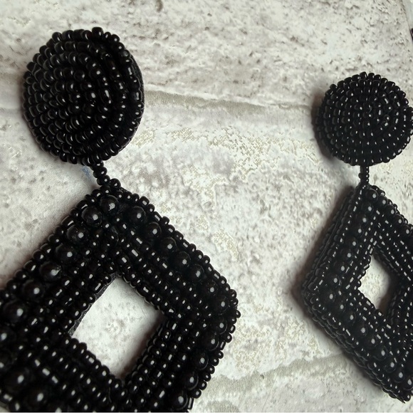 Vintage Kenneth Lane Black Beaded Earrings Pierced Dangle EUC - Picture 2 of 6